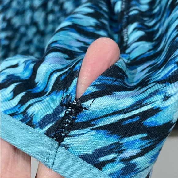 Talbots Teal and Black Long Sleeve Thermal Athletic Top - Picture 5 of 14